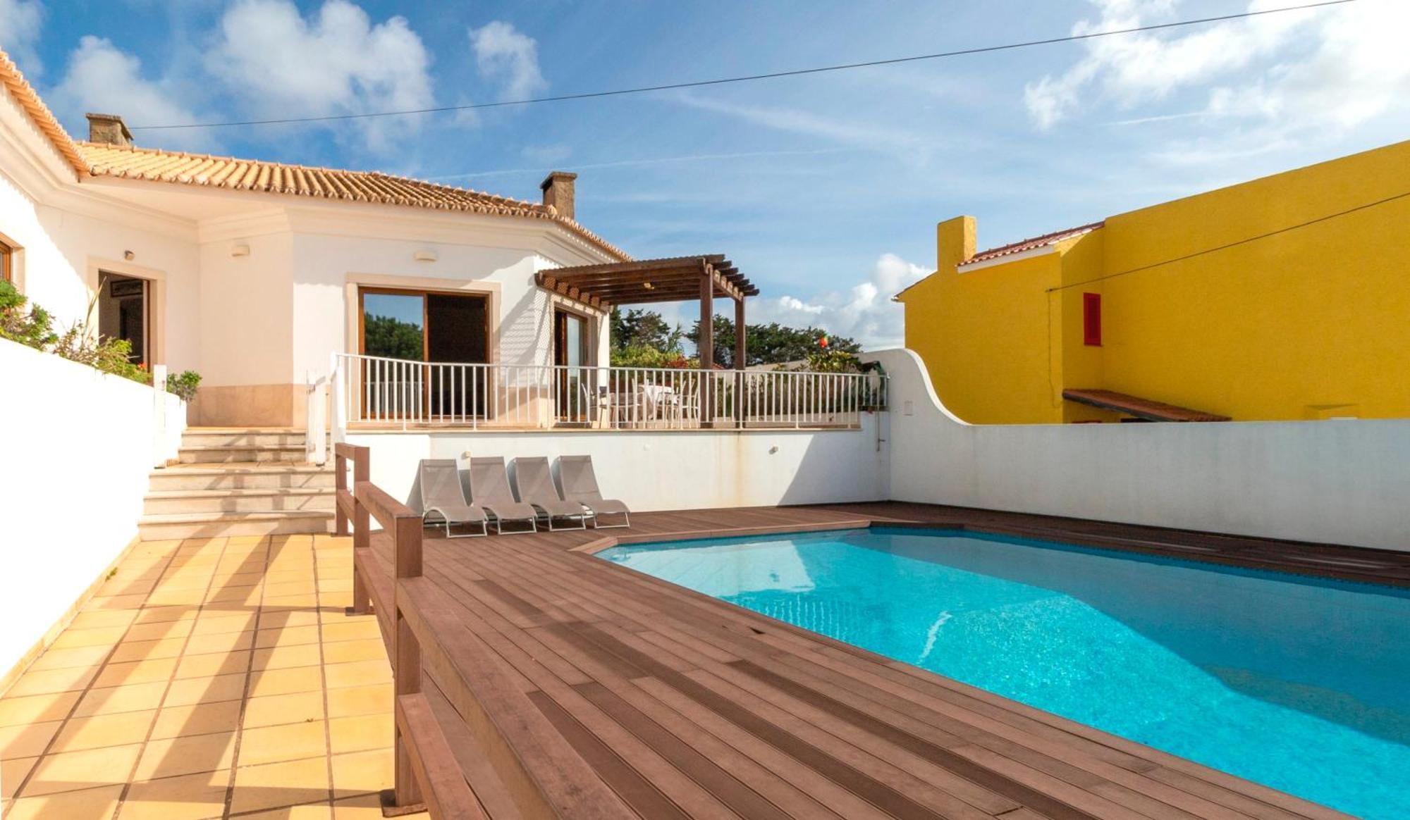 Colares Beach House, Pool Child Friendly Exterior photo