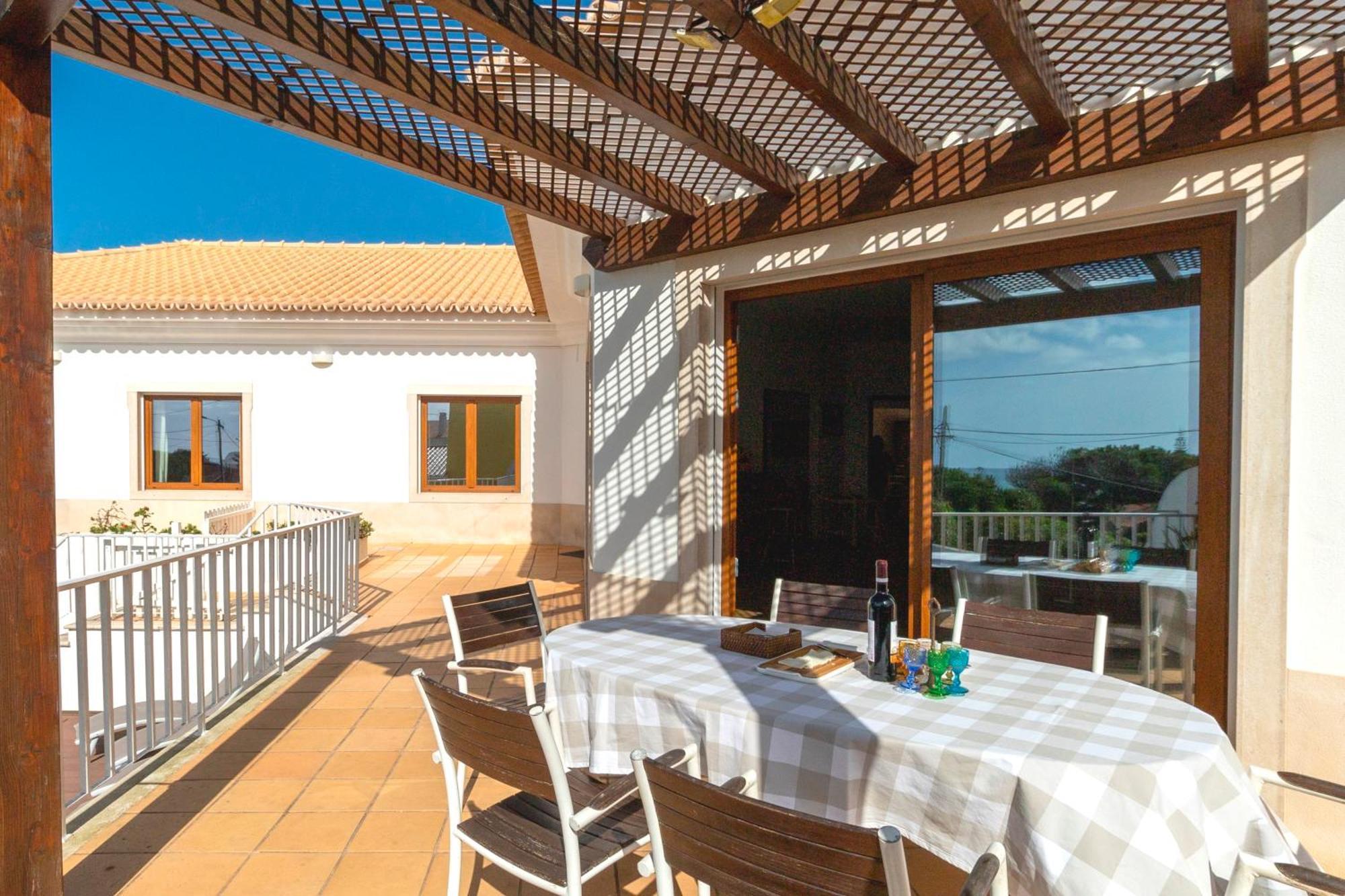 Colares Beach House, Pool Child Friendly Exterior photo