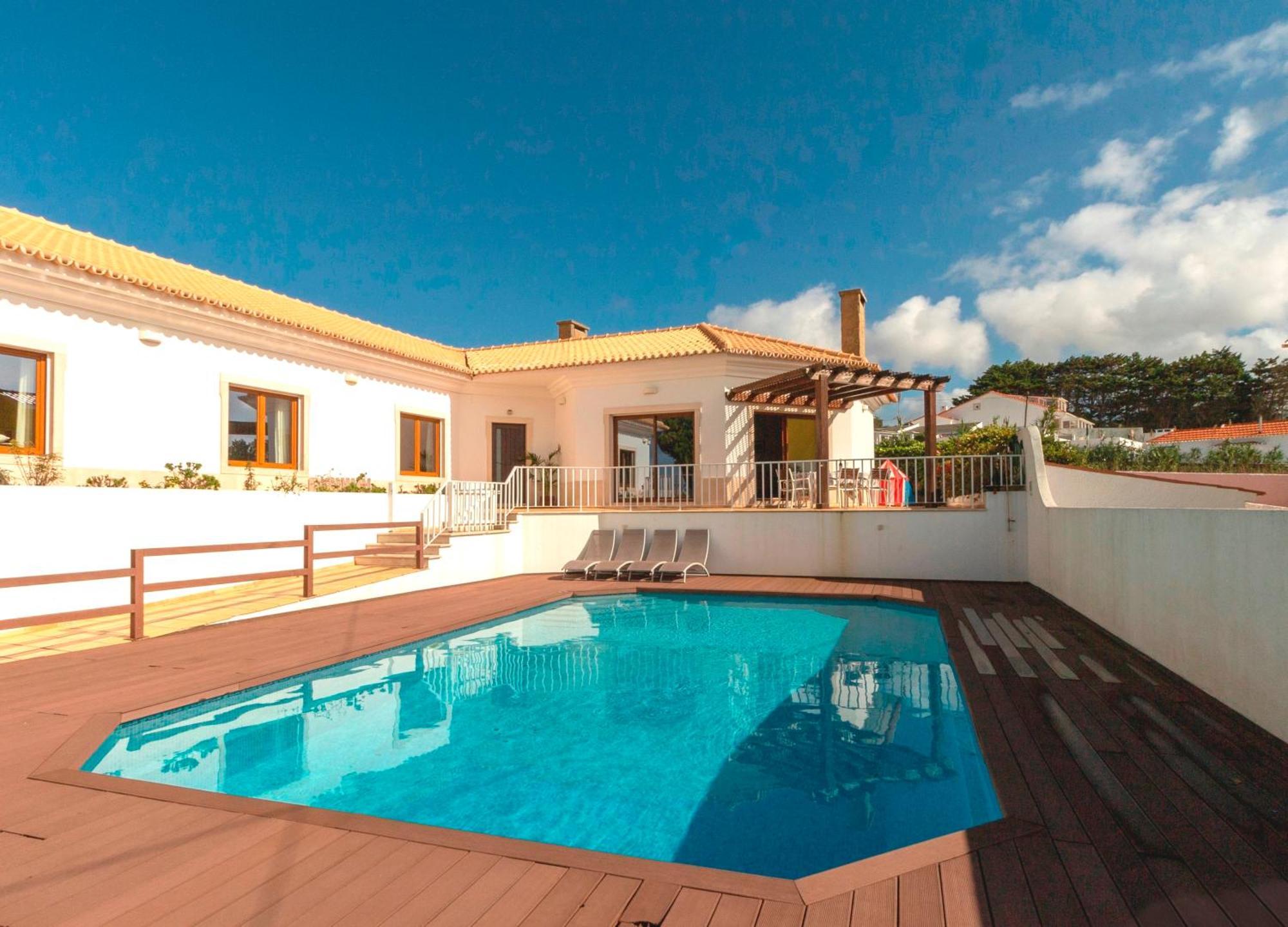Colares Beach House, Pool Child Friendly Exterior photo